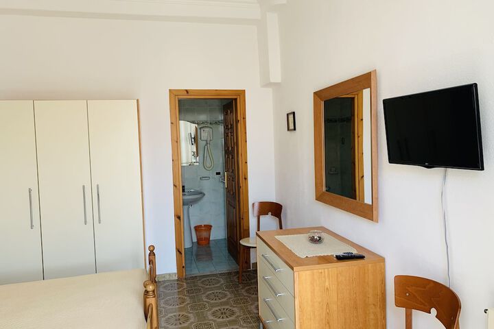 Room 17 of 72