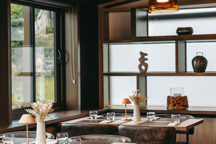 Dining 76 of 127
