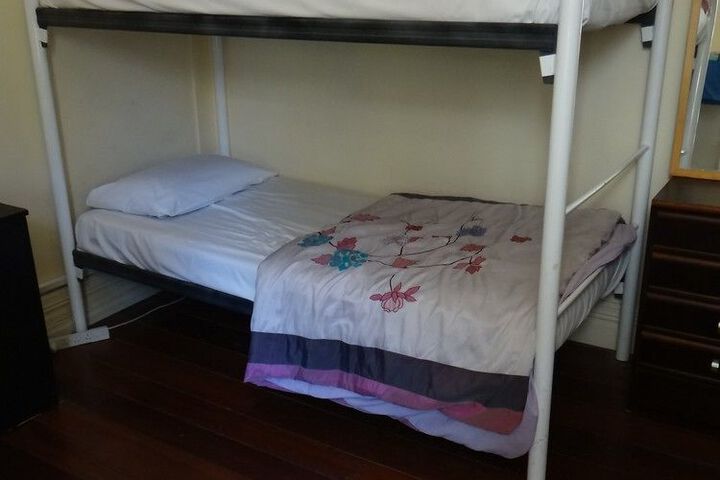Room 5 of 34