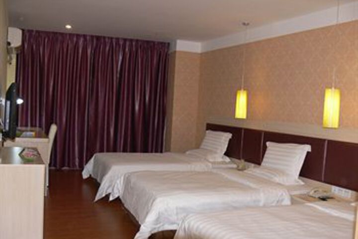 Room 12 of 17