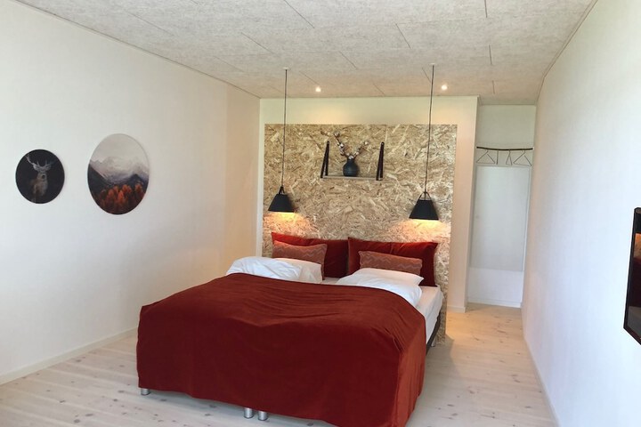 Room 8 of 49