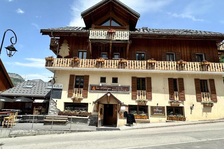 Hôtel-Chalet les Mélèzes