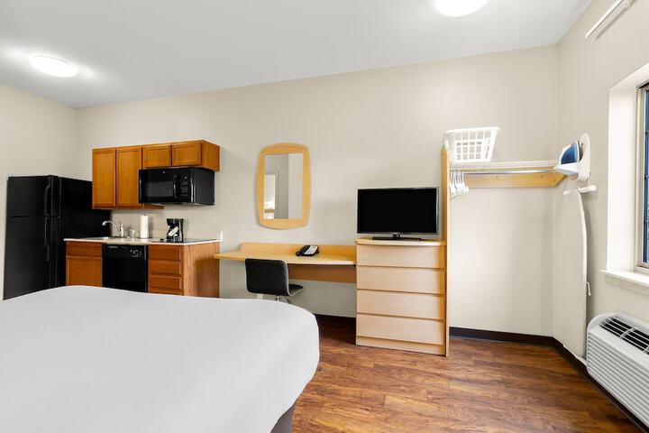 Room 10 of 27