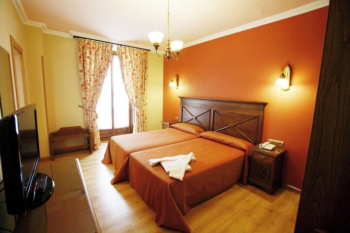 Room 17 of 34