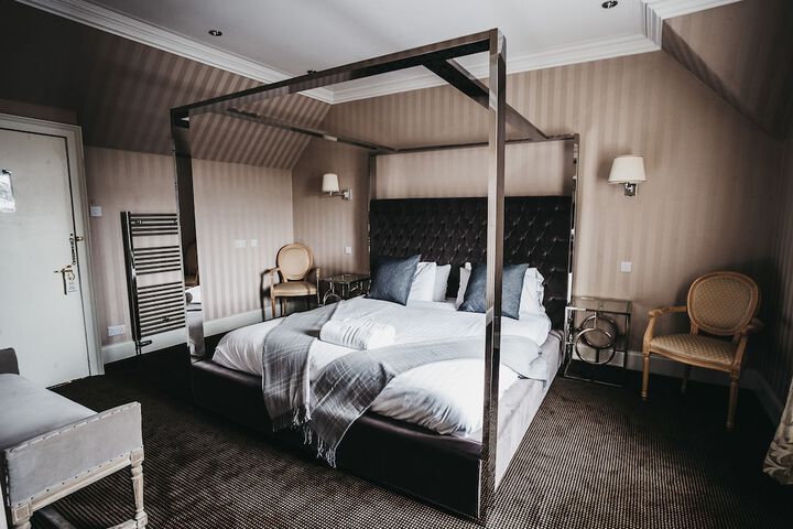 Room 5 of 44