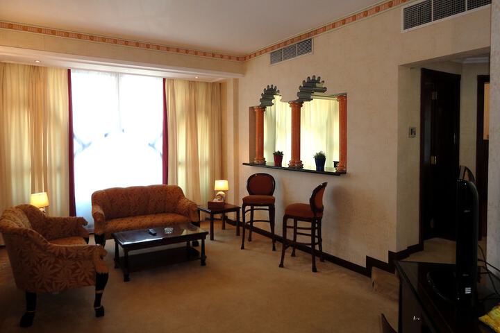 Room 42 of 71