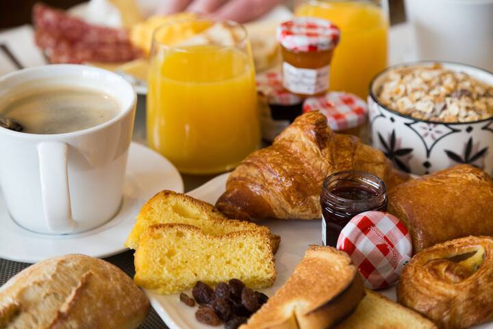 Breakfast/Coffee Service 27 of 44