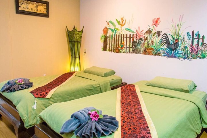 Room 3 of 47