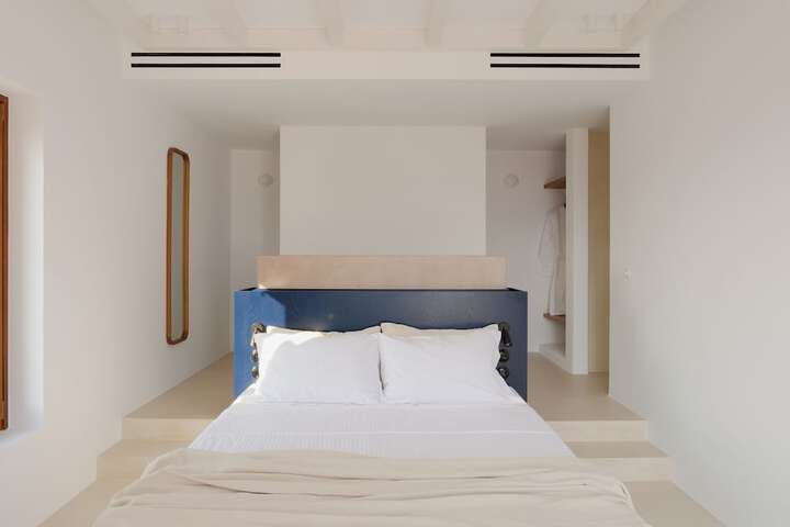 Room 30 of 126