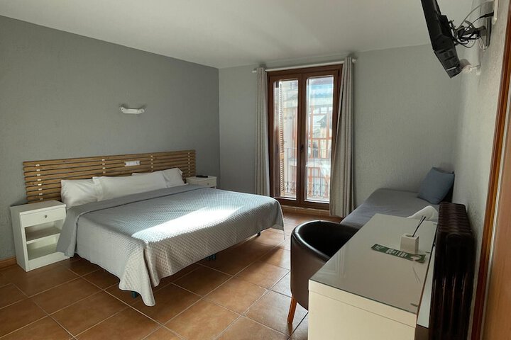 Room 26 of 43