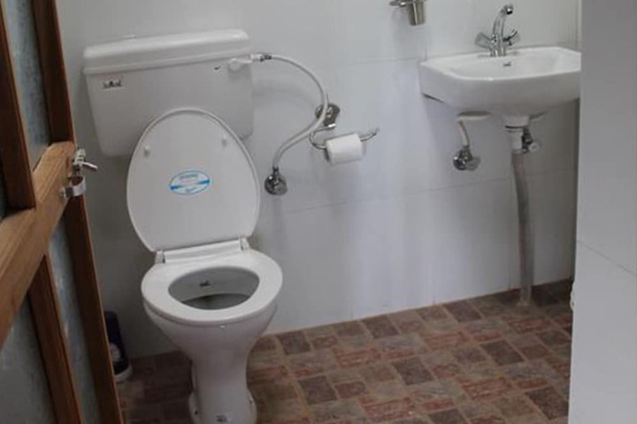 Room 8 of 17