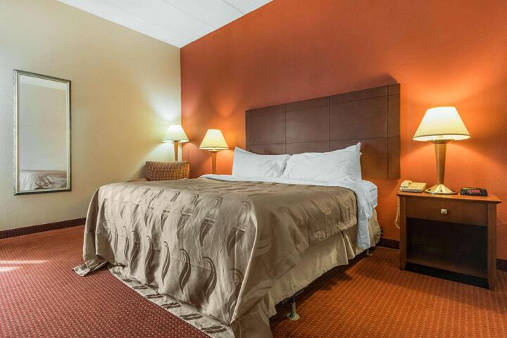 1 King Bed (17 of 17)