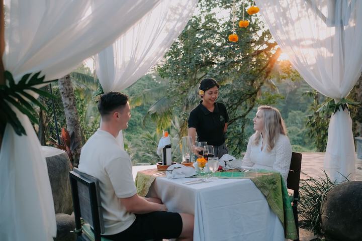 Dining 91 of 109