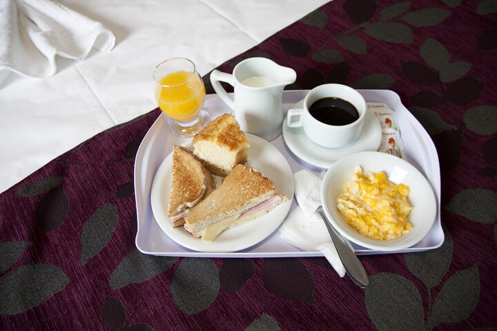 Breakfast/Coffee Service 28 of 35