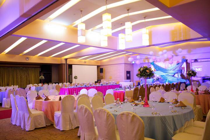 Ballroom/Hall 41 of 47