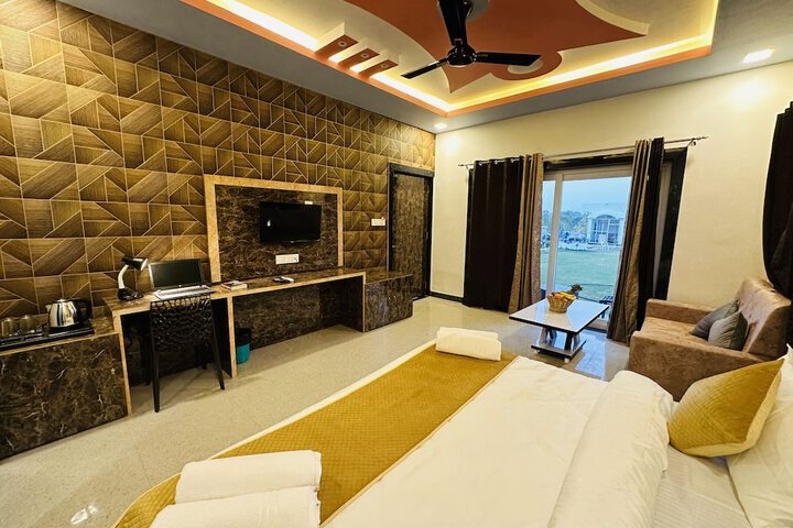 Room 17 of 46