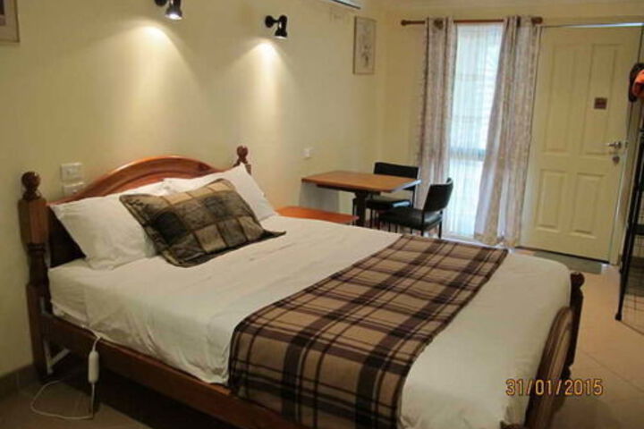 Room 4 of 25
