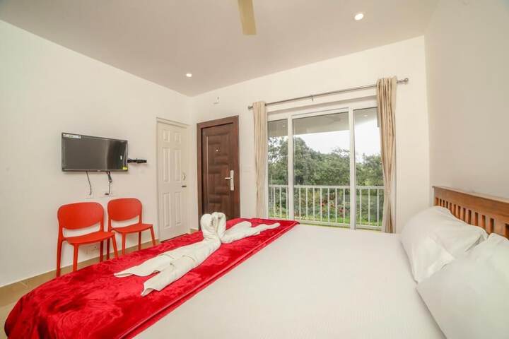 Room 2 of 12