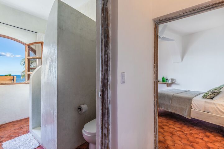 Room 44 of 72