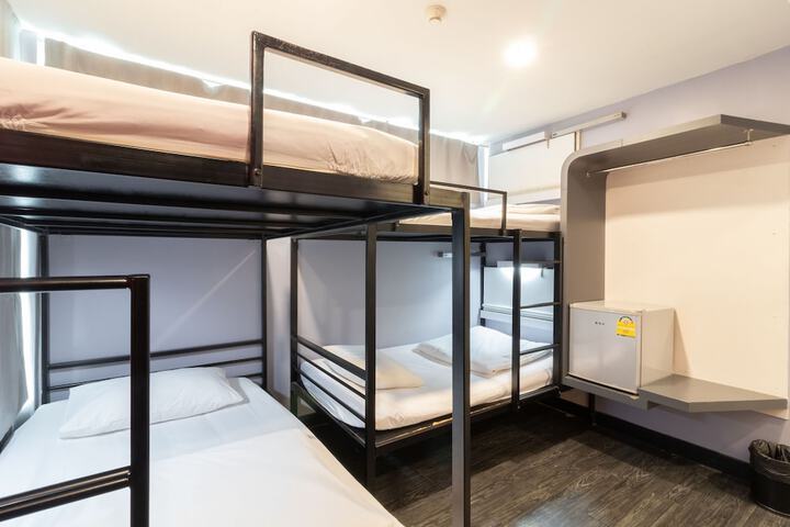 Room 25 of 61