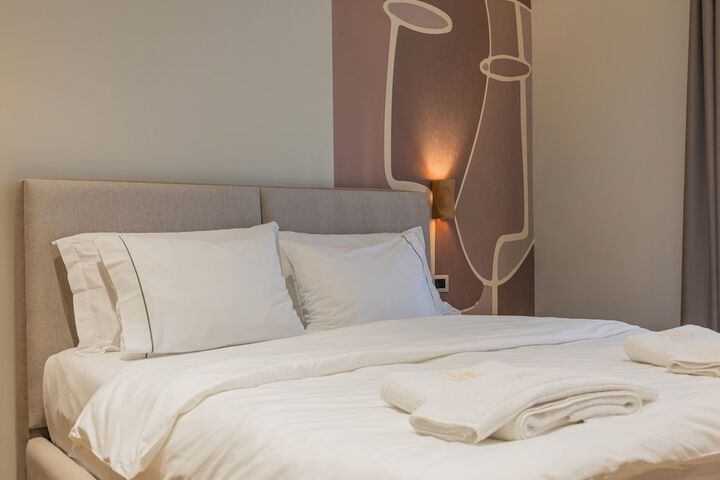 Room 53 of 96