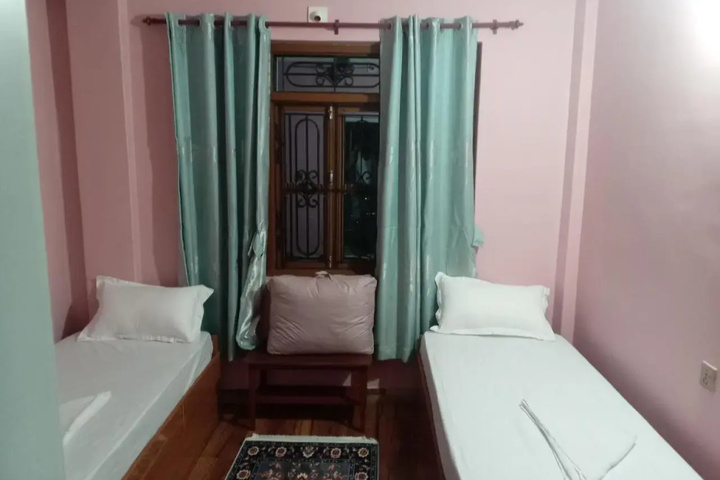 Room 3 of 25