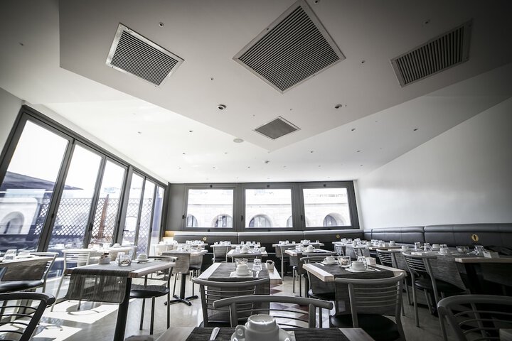 Dining 60 of 89
