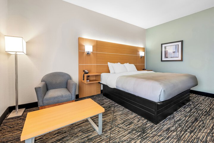 Room 8 of 35