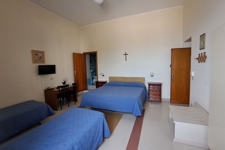 Room 26 of 110