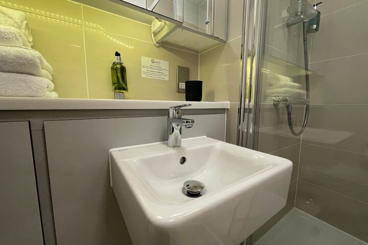 Room 285 of 296
