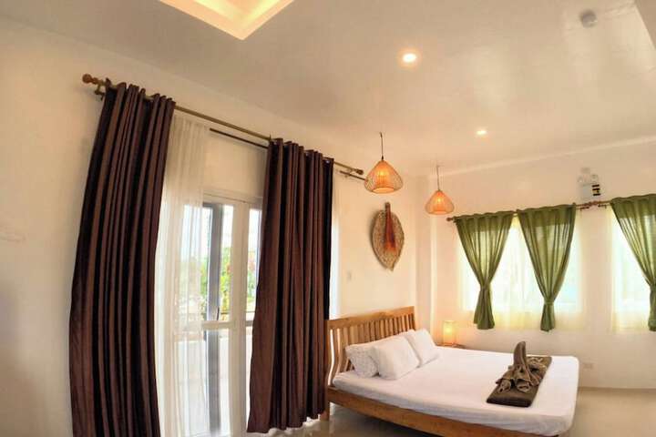 Room 12 of 74