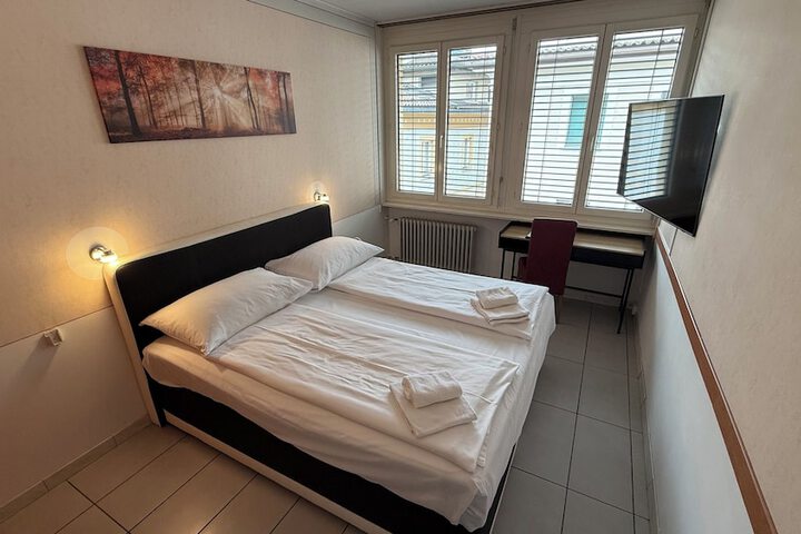 Room 14 of 36