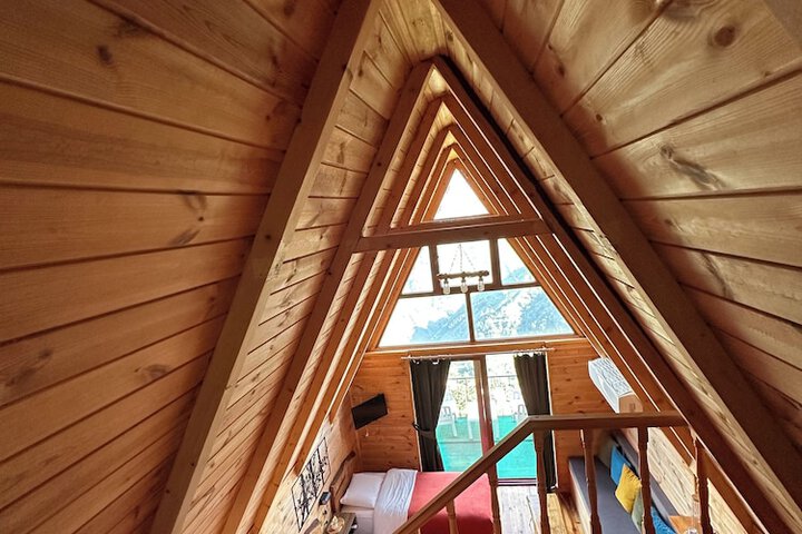 Room 10 of 26