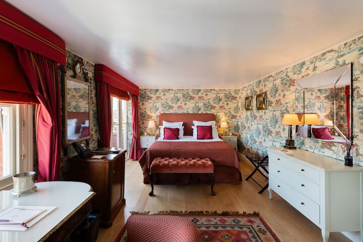 Room 35 of 68