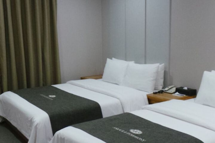 Room 17 of 54