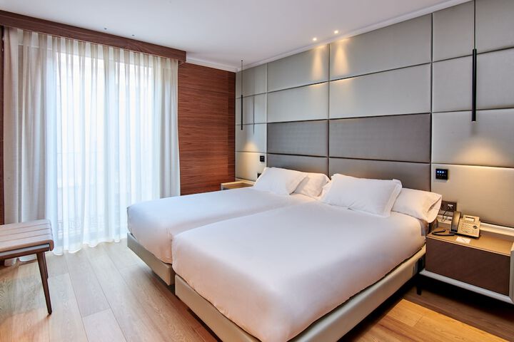 Room 30 of 74