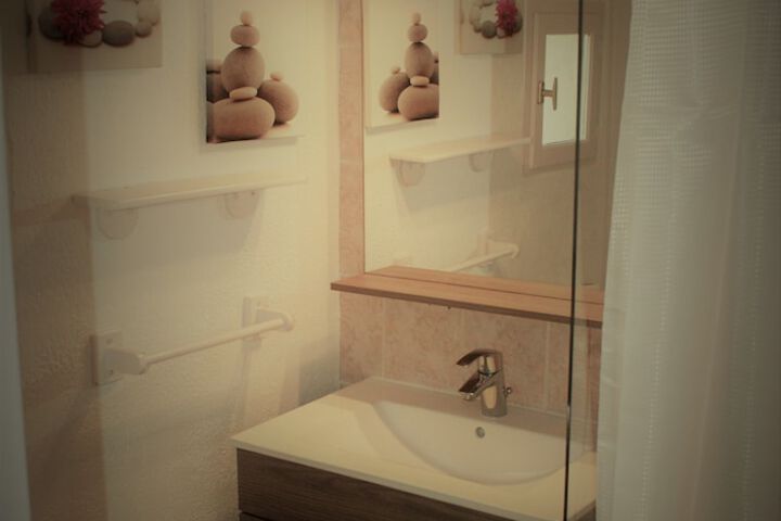 Room 34 of 73