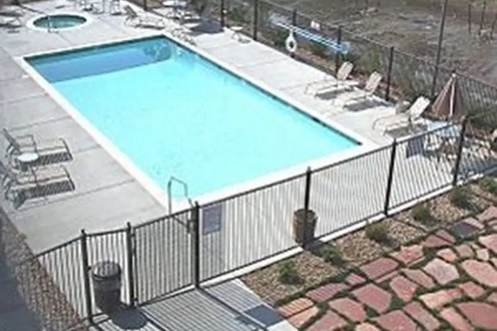 Pool 4 of 6