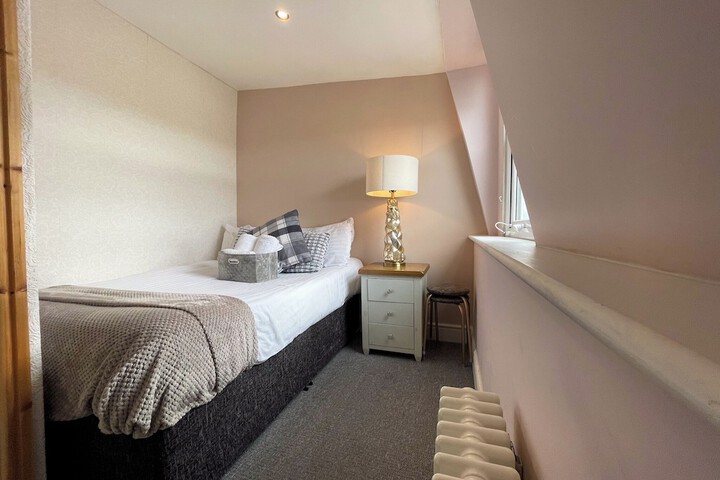 Room 42 of 156