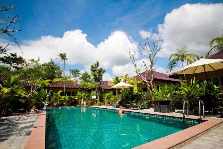 Pools & Facilities