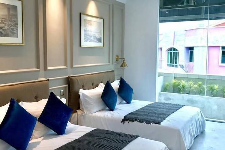 Room 21 of 47