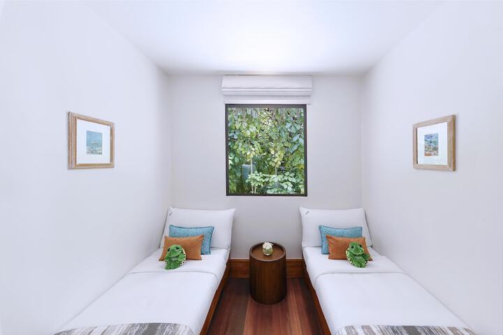 Room 20 of 154
