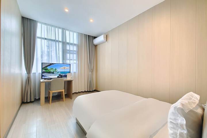 Room 2 of 7