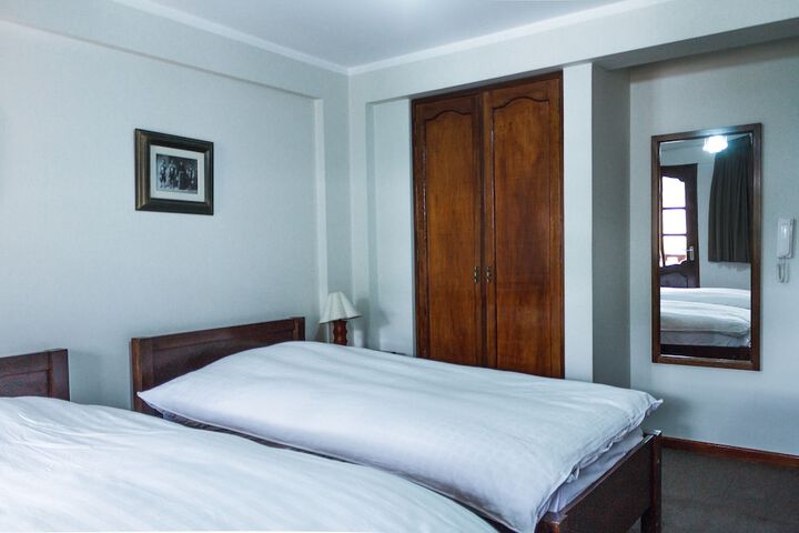 Room 12 of 34