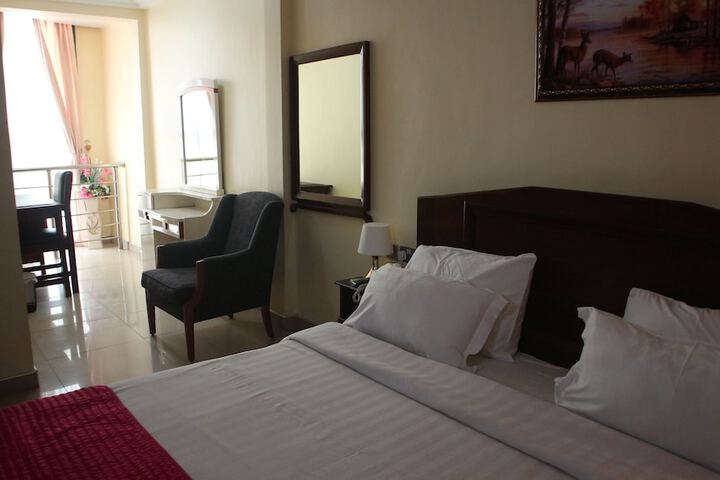 Room 19 of 37