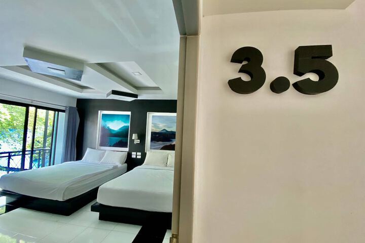 Room 4 of 133