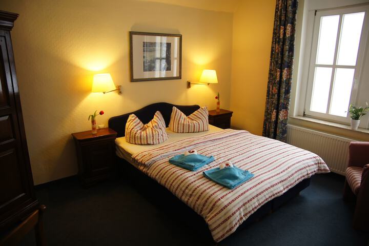 Room 6 of 30