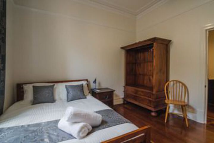 Room 8 of 28