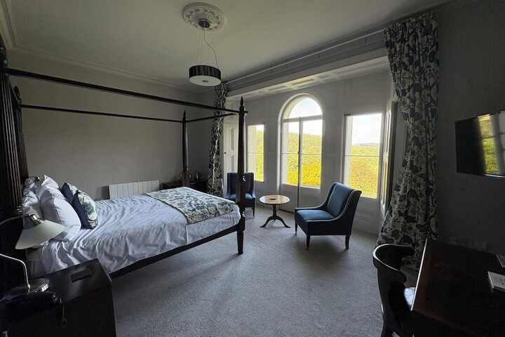 Room 37 of 104