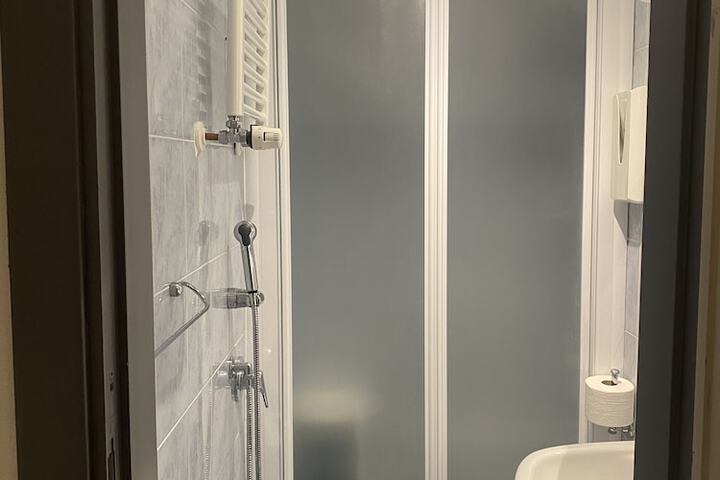 Room 19 of 28